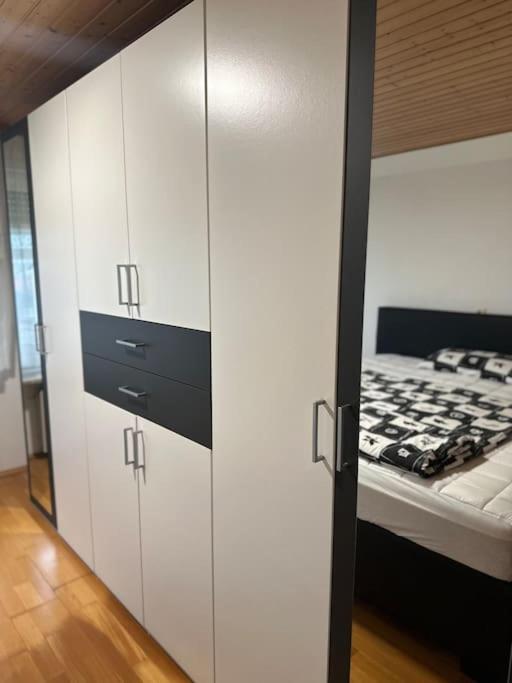Gemuetliche 2 Zimmer Wohnung Bad Hersfeld Bagian luar foto