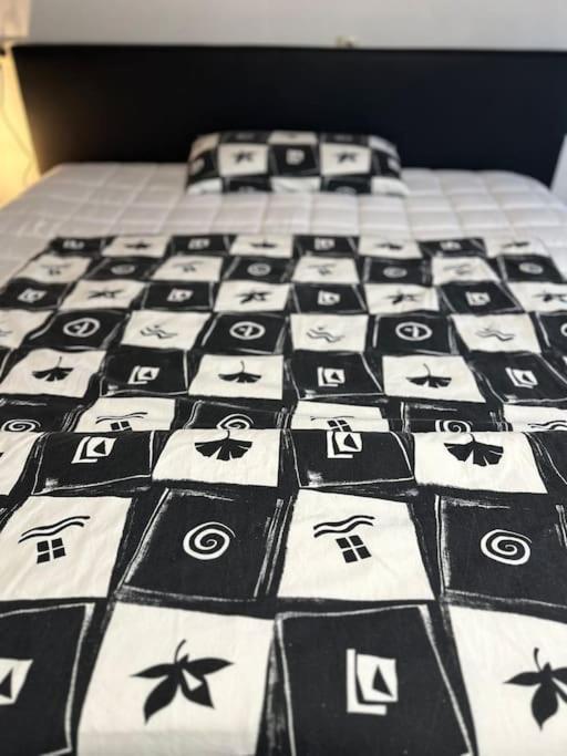 Gemuetliche 2 Zimmer Wohnung Bad Hersfeld Bagian luar foto